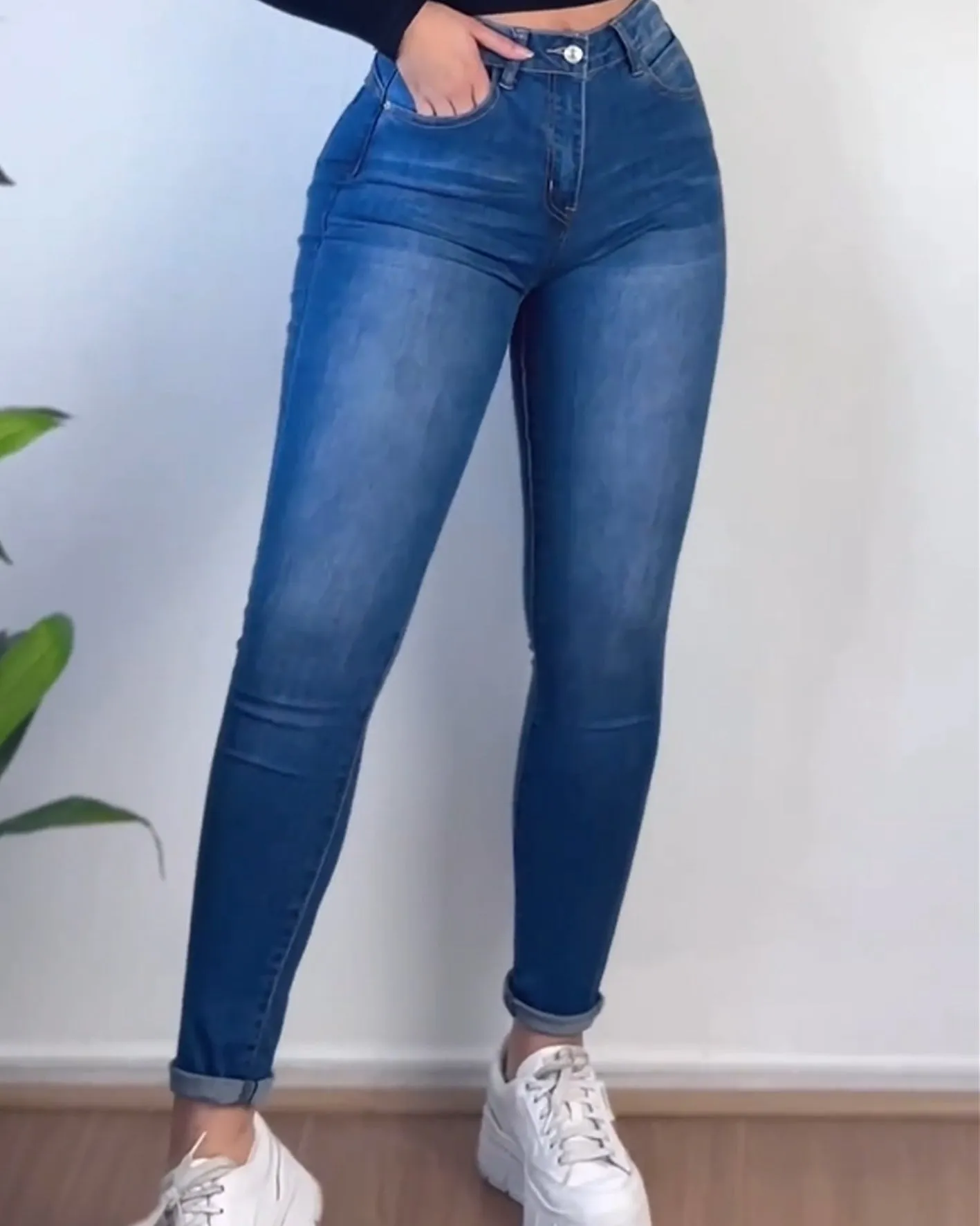 Jeans With Shape Belt