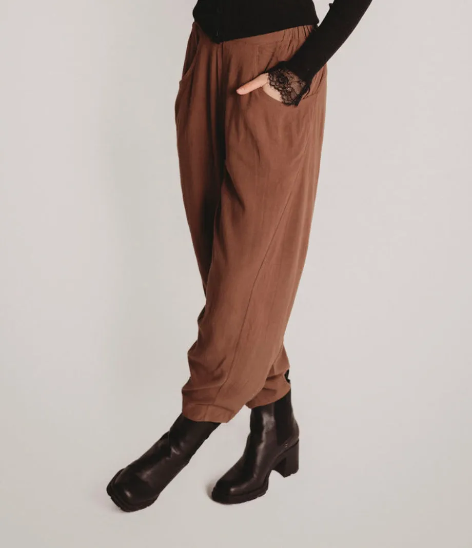 The Relaxed Remi Barrel Pants